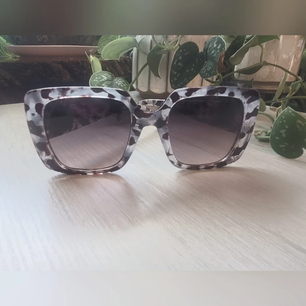 🌼HP🌼 True Religion Tortis Shell Sunglasses - Picture 5 of 6